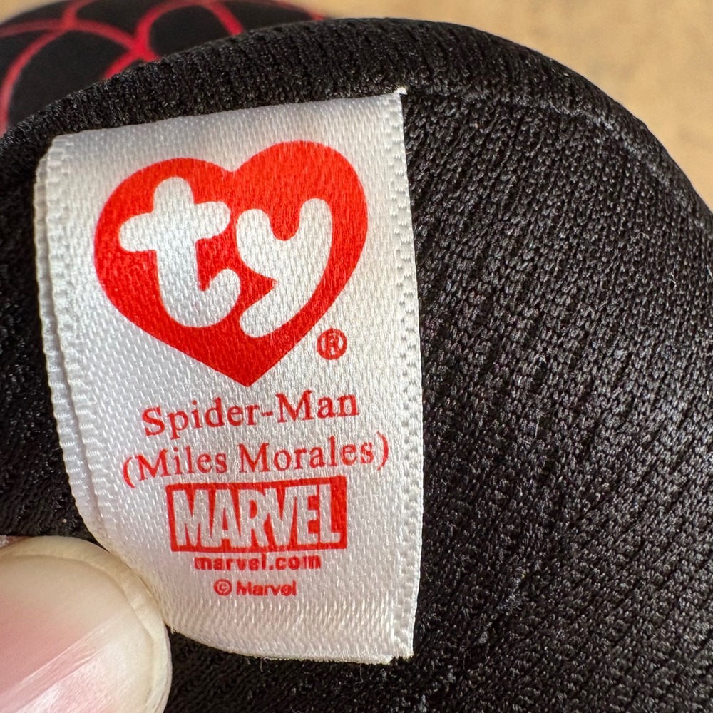 TY Spider-Man Glitter Eyes Plush Beanbag Marvel Toy Black Red Stuffed Animal 6" - Picture 3 of 4